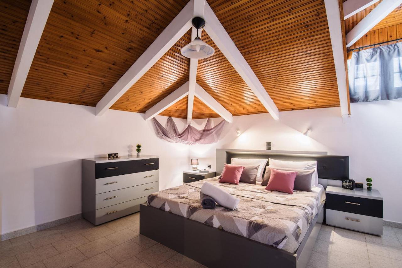 Villa Corali Apartments Sea Breath & Pool 阿莫迪 外观 照片